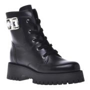 Combat boots in black leather