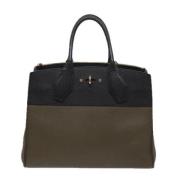 Pre-owned Leather handbags