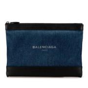 Pre-owned Canvas clutches