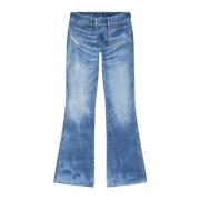 Flared jeans med baklogo-patch