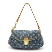 Pre-owned Canvas handbags