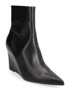 Serbia Bootie Black Steve Madden