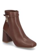 Risa-E Boots Brown Steve Madden