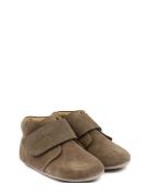 Beginners™ Velcro Season Khaki Pom Pom
