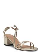 Emberlyn_San50_Lmn Gold BOSS