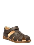 Sandals - Flat - Closed Toe Beige ANGULUS