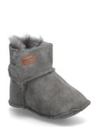 Booty™ Sheapskin Grey Pom Pom