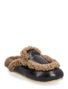 Sandals - Flat - Closed Toe - Op Slippers Tøfler Brown ANGULUS