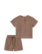 Cha Cha Shorts Set Sets Sets With Short-sleeved T-shirt Brown Fliink