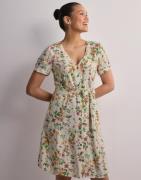 Object Collectors Item - Blomstrete - Objlorena S/S Short Dress Noos