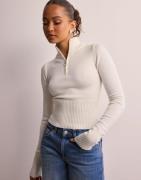 Nelly - Hvit - Tight Half Zip Knit Sweater