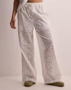 Pieces - Hvit - Pcwendy Mw Broderie Angalise Pant D