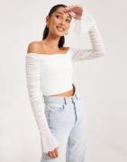 Nelly - Hvit - Off Shoulder Mesh Top