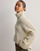 Pieces - Beige - Pcnatherine Ls High Neck Knit Bc