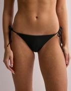 Nelly - Svart - Flavour Straight Bikini Panty