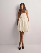 Malina - Hvit - Isolde strapless bubble mini dress