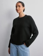 Mercer Amsterdam - Svart - Objreynard Square Sleeve O-Neck Noo