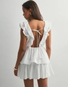 Nelly - Hvit - Perfect Frill Dress