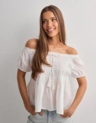 Nelly - Hvit - Tassel Blouse