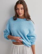 Nelly - Blå - Fuzzy Knit Sweater