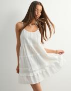 Vero Moda - Hvit - Vmpretty Short Singlet Dress Wvn Ga