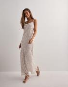 Vero Moda - Blomstrete - Vmsmilla Sl 7/8 Waterfall Dress Wvn