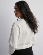 Nelly - Hvit - Chunky Jacket Sweat
