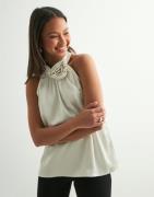 Neo Noir - Hvit - Rosette Heavy Sateen Top