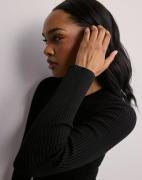 Only - Svart - Onlalma L/S O-Neck Dress Knt Noos
