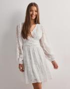 Neo Noir - Hvit - Rihana Burnout Dress