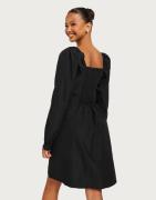 Only - Svart - Onlstanley L/S Peplum Dress Ptm