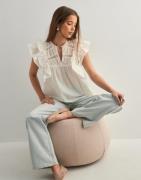 Only - Hvit - Onlsunny Life Capsl Frill Top Wvn N