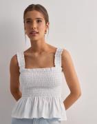 Nelly - Hvit - Cute Smock Top