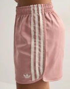 Adidas Originals - Rosa - Ruffle Shorts