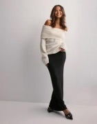 Nelly - Svart - Perfect Low Waist Maxi Skirt