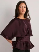 Neo Noir - Rød - Annegret Heavy Sateen Blouse