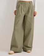Nelly - Grønn - Relaxed Strap Pants